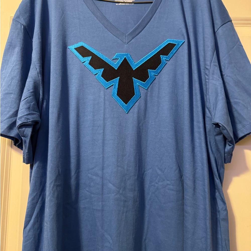 Nightwing Custom Calvin Klein V-Neck Size XL - Picture 2 of 9